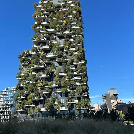 Design Moderno Vista Bosco Verticale - Isola Milán